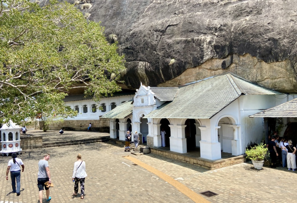 10.03.2024 – 31.03.2024 Sri Lanka- 10. Tag: Höhlentempel Dambulla und Fahrt nach&nbsp;Mahiyangana